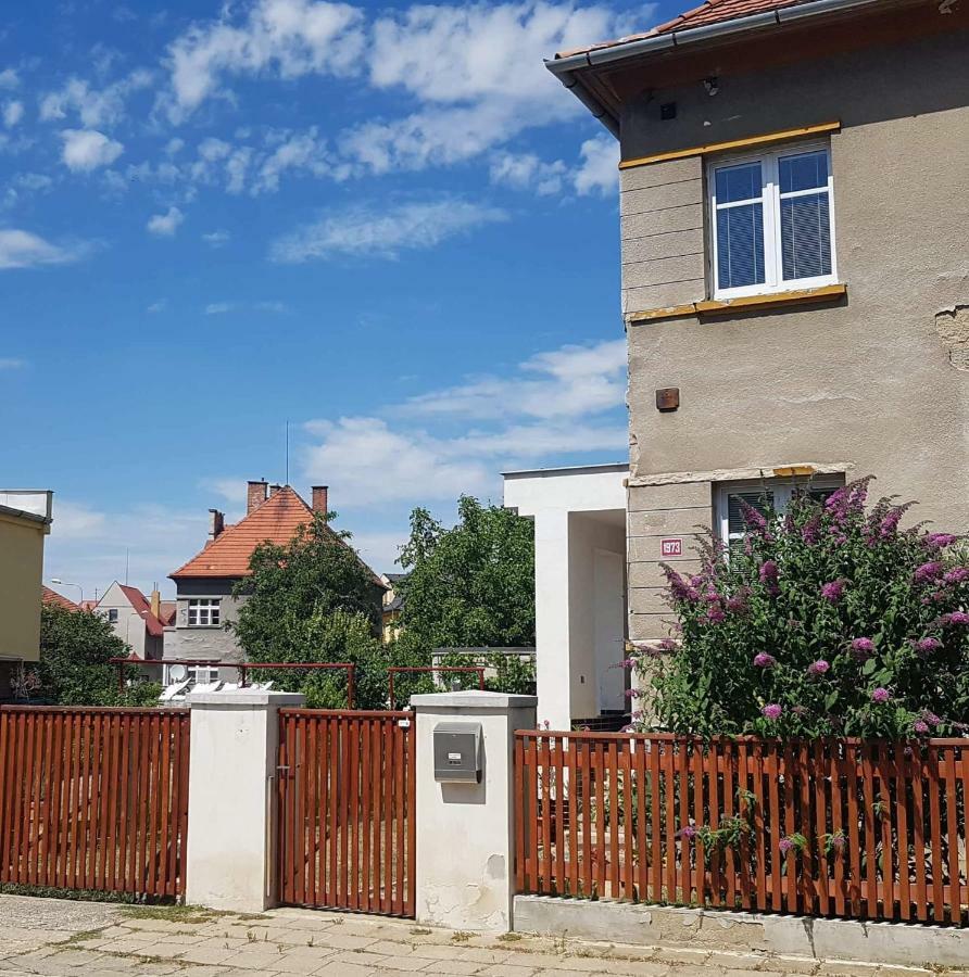 Penzion Flora Жатец Екстер'єр фото